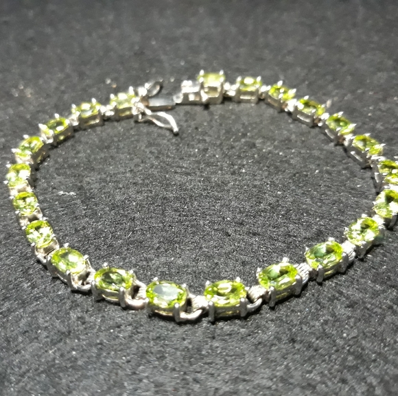 Natural Peridot Gemstone Bracelet q10 - Picture 1 of 3